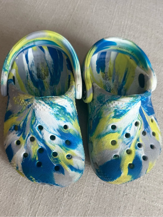 CROCS Other - Crocs Boy Toddler Water Shoes in Blue, Yellow & White Tye Dye- GUC, size C4